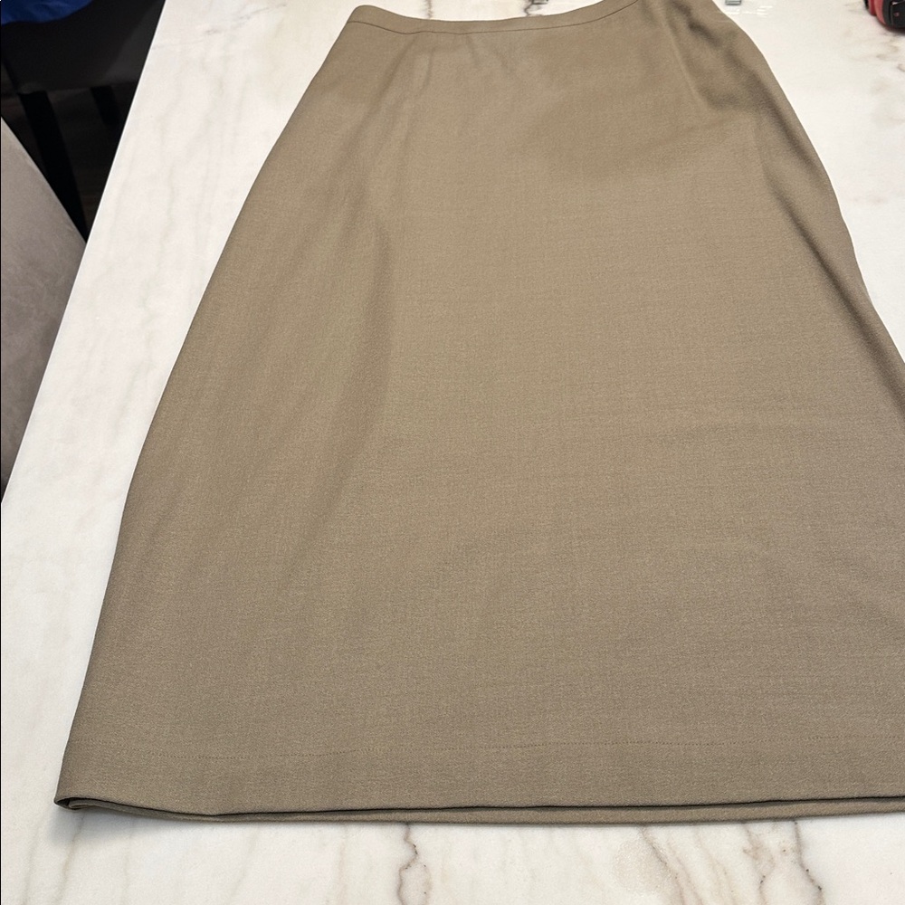 NWOT Women’s A-Line Size 12 Putty Skirt w/ Side Slit